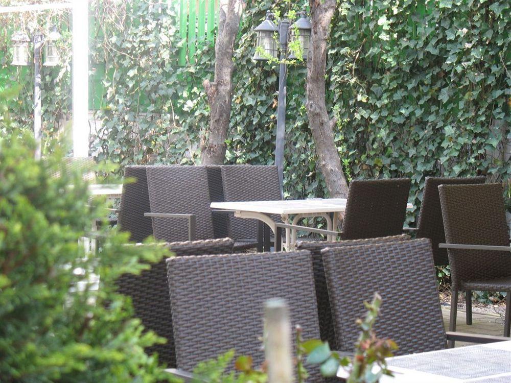 Marshal Hotel Bukarest Exterior foto