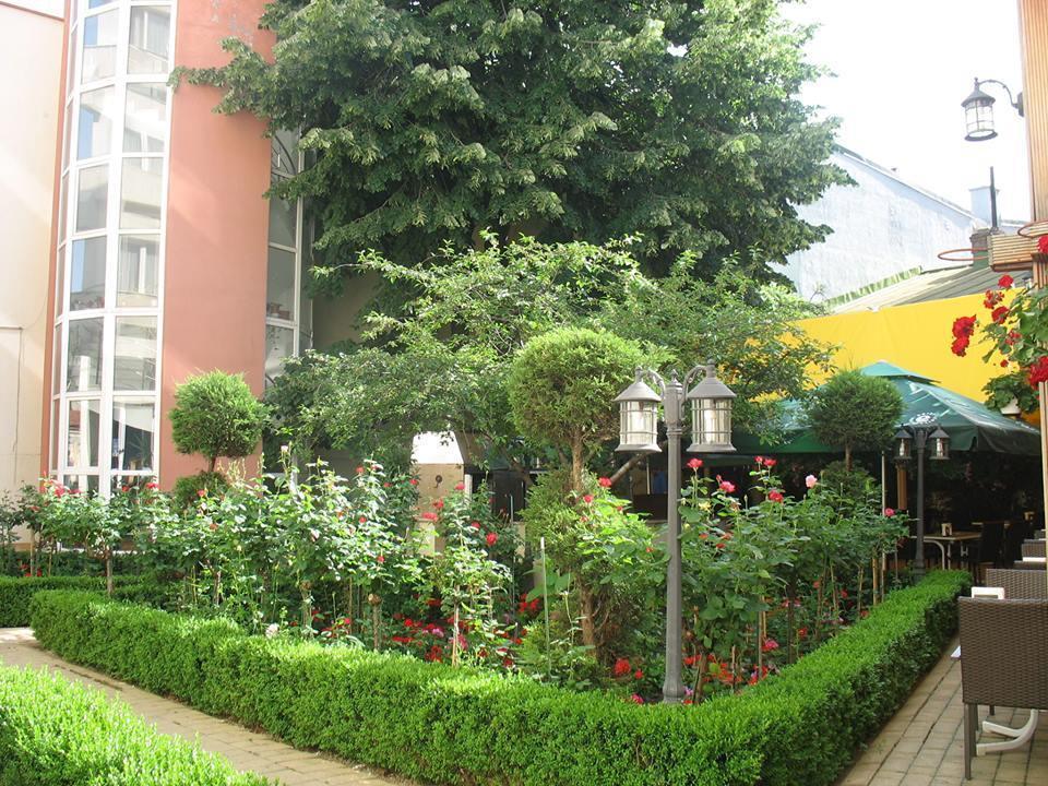 Marshal Hotel Bukarest Exterior foto
