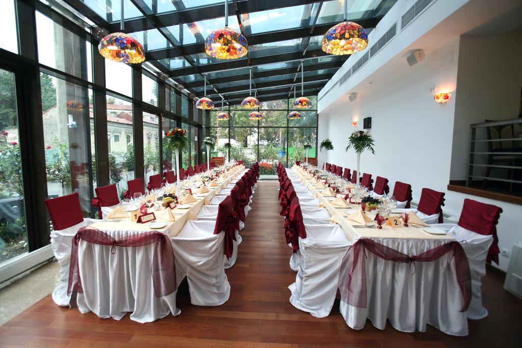 Marshal Hotel Bukarest Exterior foto